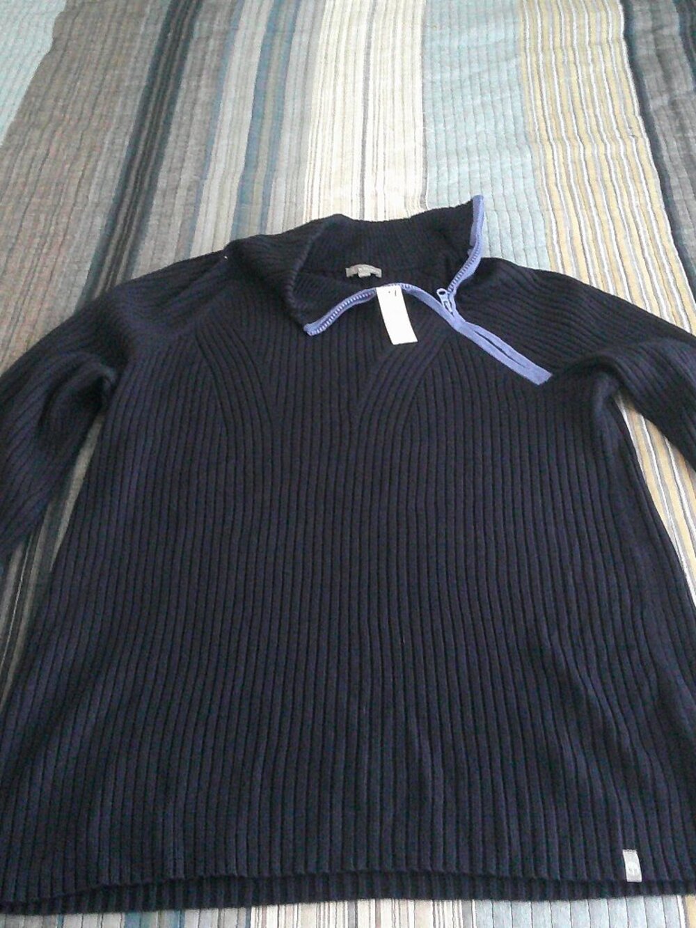 T by Talbots Navy sweater with side zipper on the collar size L NWT L